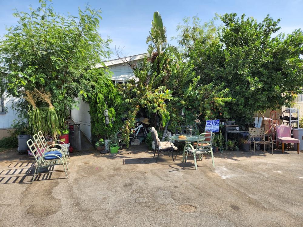 Manufactured Homes & Mobile Homes in Fontana